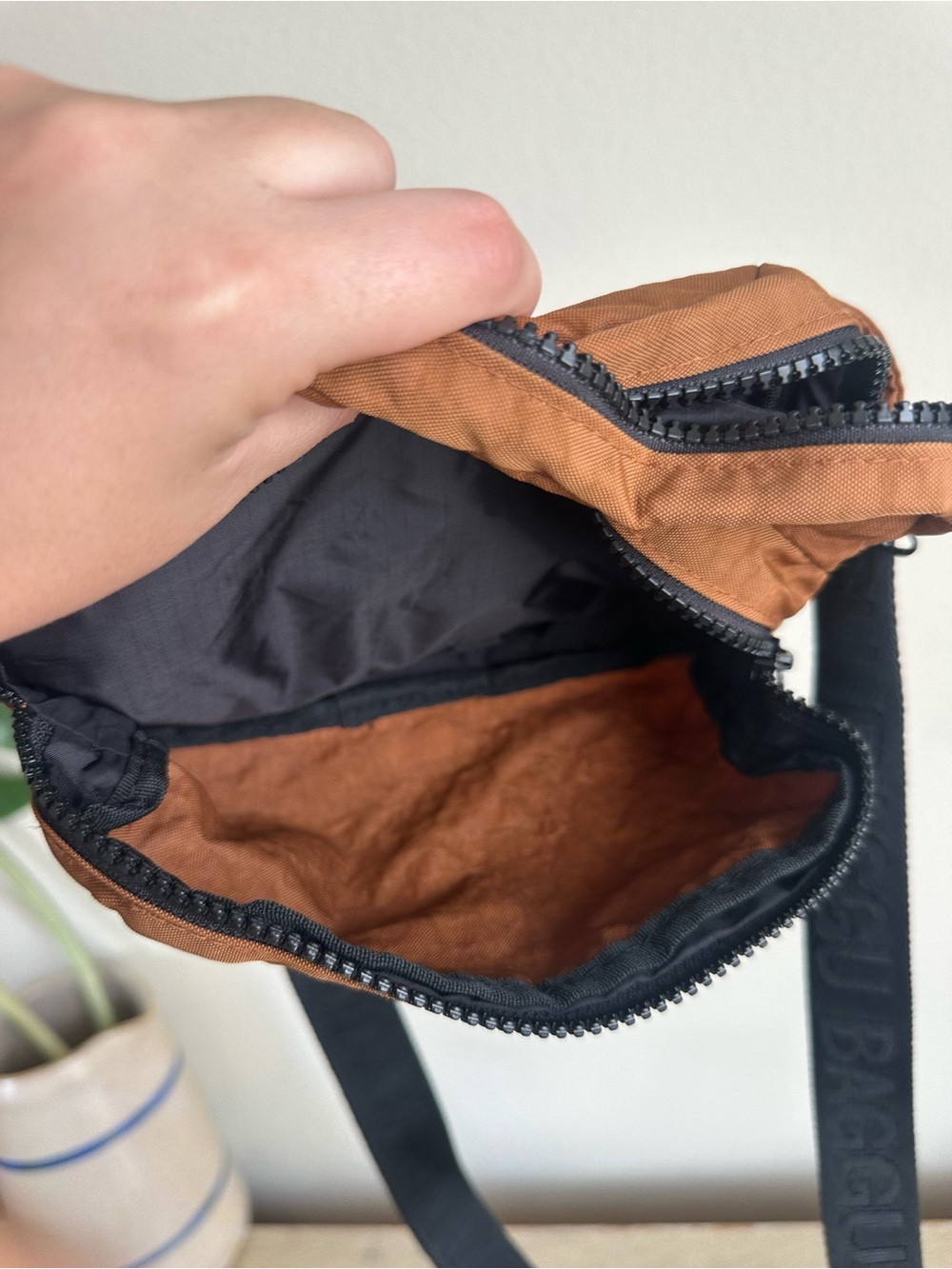 Baggu Brown Nylon Fanny Pack - Picture 8 of 16